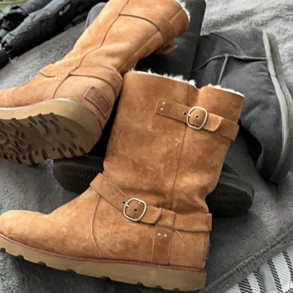 Tan UGGS Suede Buckle Boots   Women’s 9